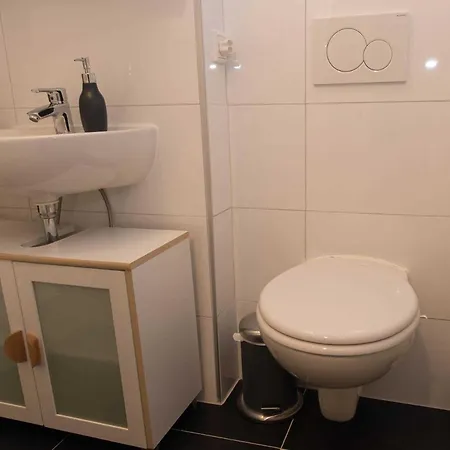 Untenlinks-kiel * שטרנדה