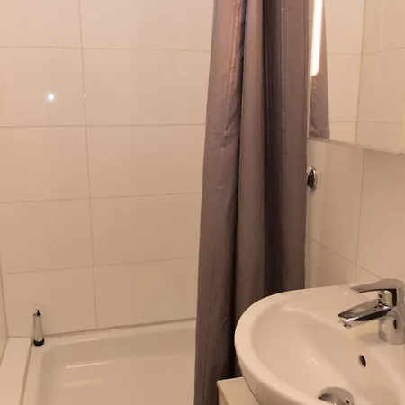 Untenlinks-kiel * שטרנדה